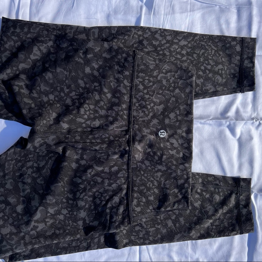 lululemon athletica Wunder Under High Rise Tight 25” Luxtreme Fabric